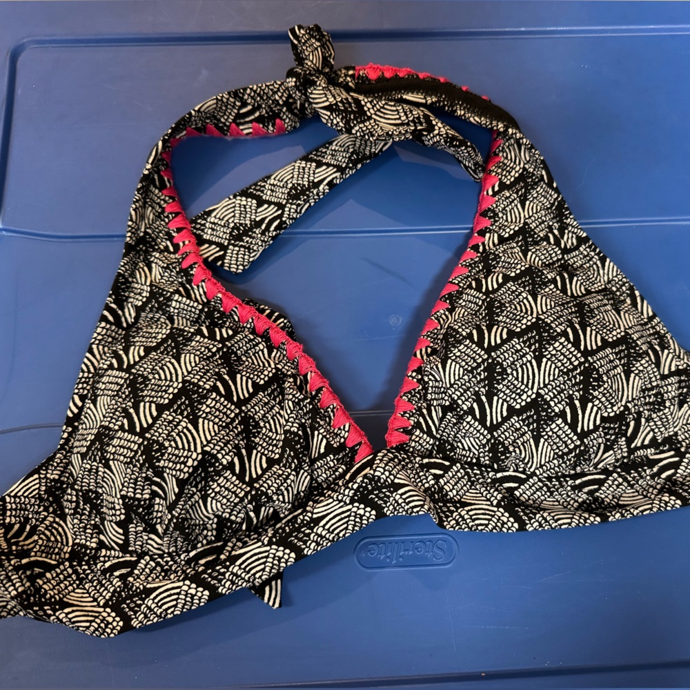 Kenneth Cole Black and White Bikini Top- new!